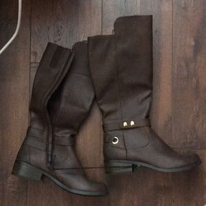 BNIB wide calf knee high boots